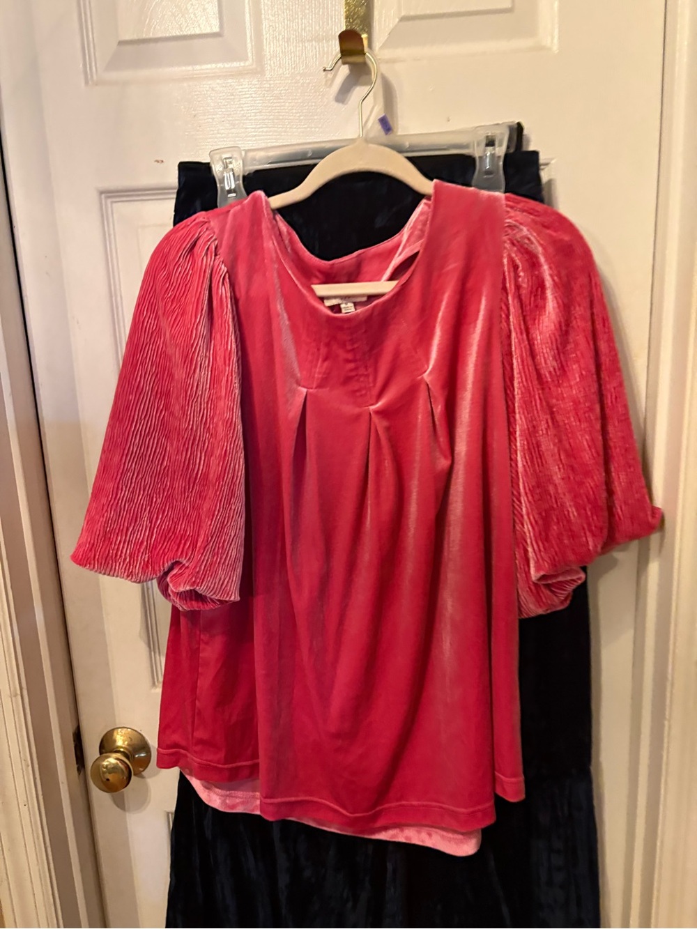 Umgee Pink Velvet Puff-Sleeve Blouse
